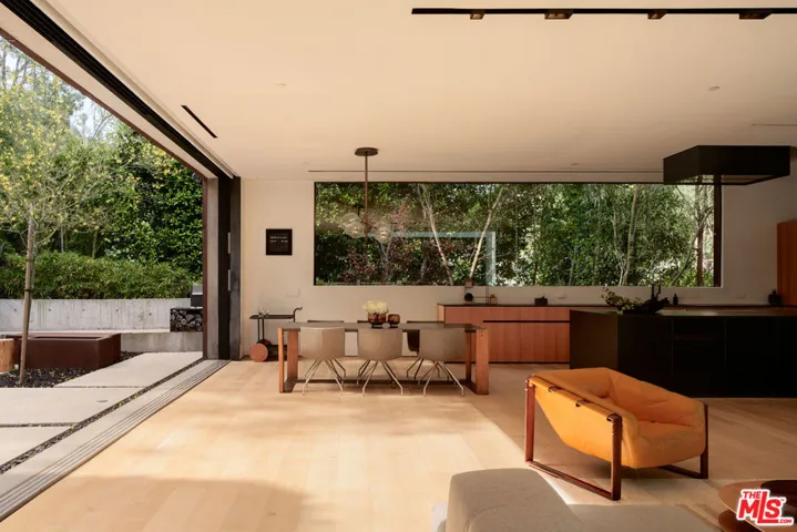 8050 Willow Glen Road, Los Angeles, California 90046