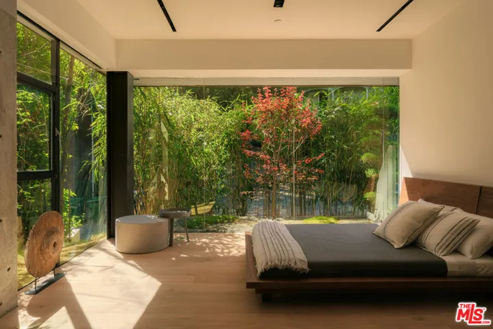 8050 Willow Glen Road, Los Angeles, California 90046