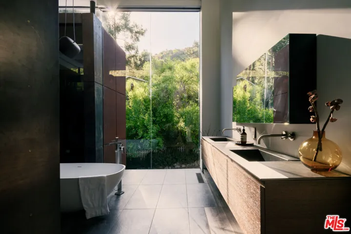 8050 Willow Glen Road, Los Angeles, California 90046