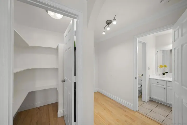 Walk-in Closet