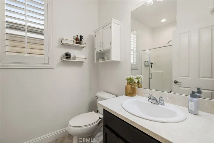 Main floor full bath