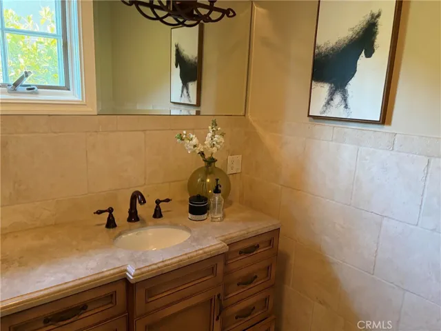 5704 Columbus, Sherman Oaks, California 91411