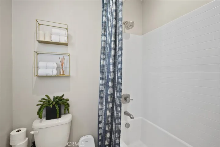 2nd Floor Bathroom