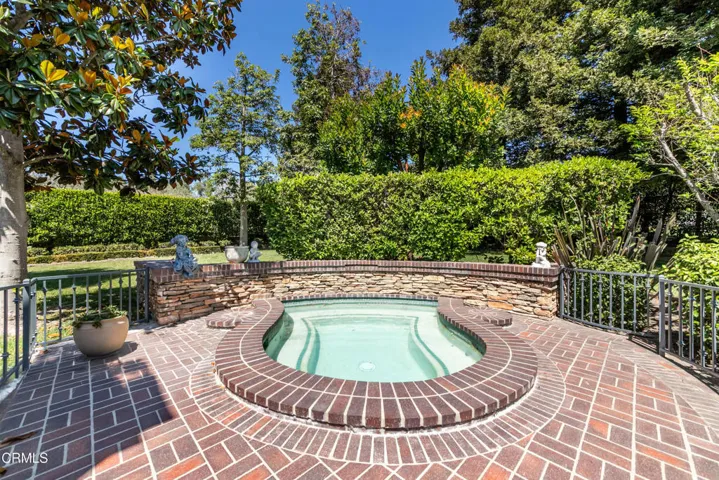 208 Valley Vista25B