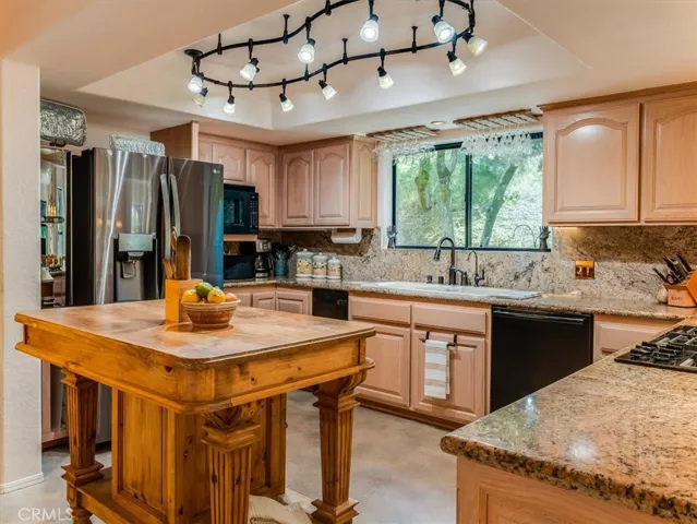 13940 Spring Meadow Lane, Atascadero, California 93422