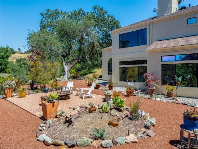 13940 Spring Meadow Lane, Atascadero, California 93422