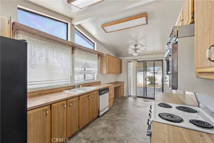 2230 Lake Park 224, San Jacinto, California 92583