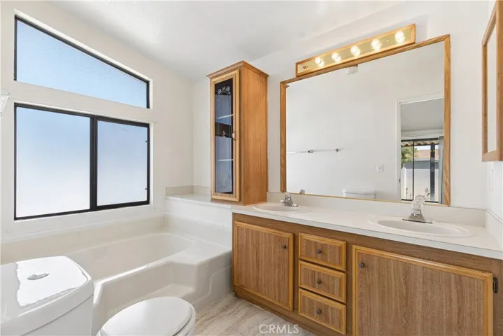 2230 Lake Park 224, San Jacinto, California 92583
