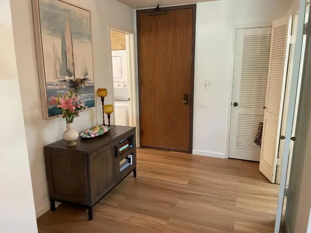 2140 Santa Cruz Avenue 203, Menlo Park, California 94025