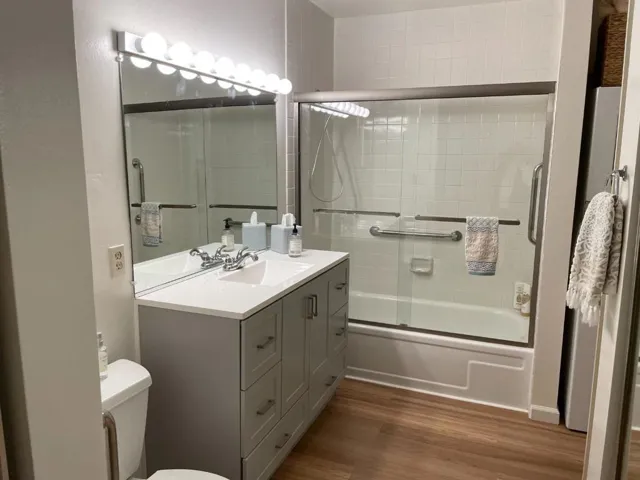 2140 Santa Cruz Avenue 203, Menlo Park, California 94025