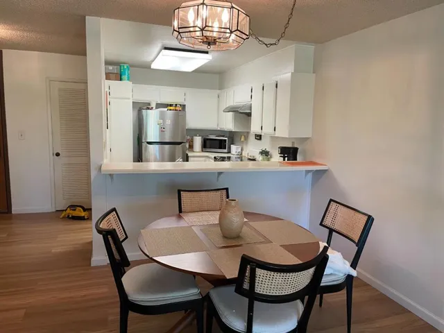2140 Santa Cruz Avenue 203, Menlo Park, California 94025