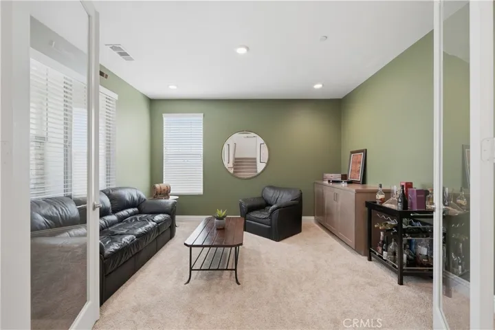 Flex room/ 5th bedroom