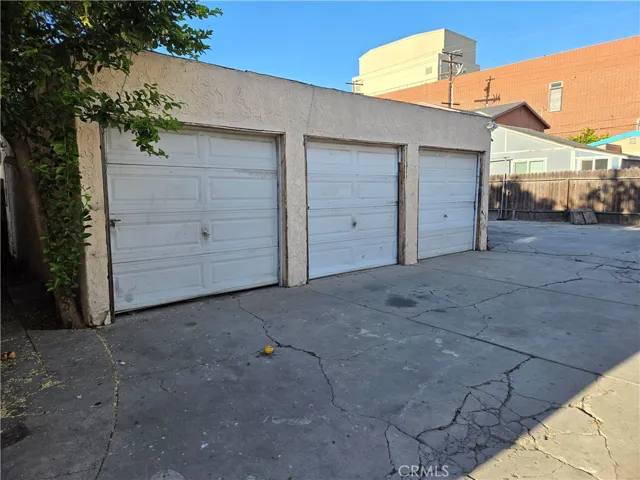 Garages 1