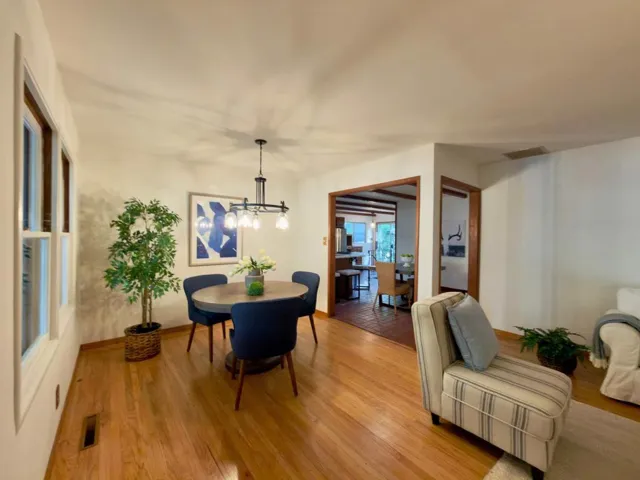 3057 South Court, Palo Alto, California 94306