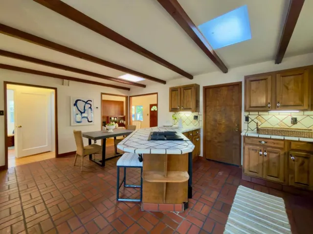 3057 South Court, Palo Alto, California 94306