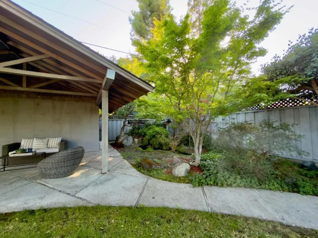 3057 South Court, Palo Alto, California 94306