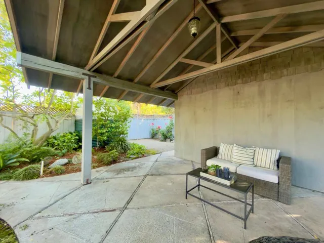 3057 South Court, Palo Alto, California 94306