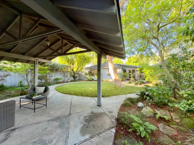 3057 South Court, Palo Alto, California 94306
