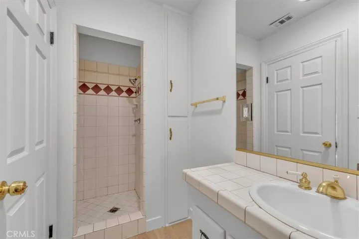 Guest Suite Bathroom
