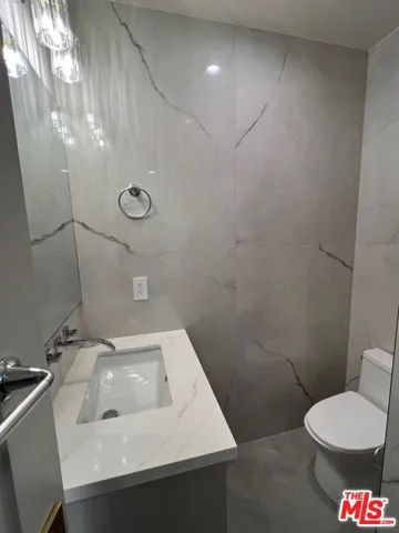13338 Magnolia Boulevard, Sherman Oaks, California 91423