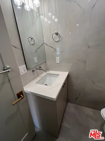 13338 Magnolia Boulevard, Sherman Oaks, California 91423