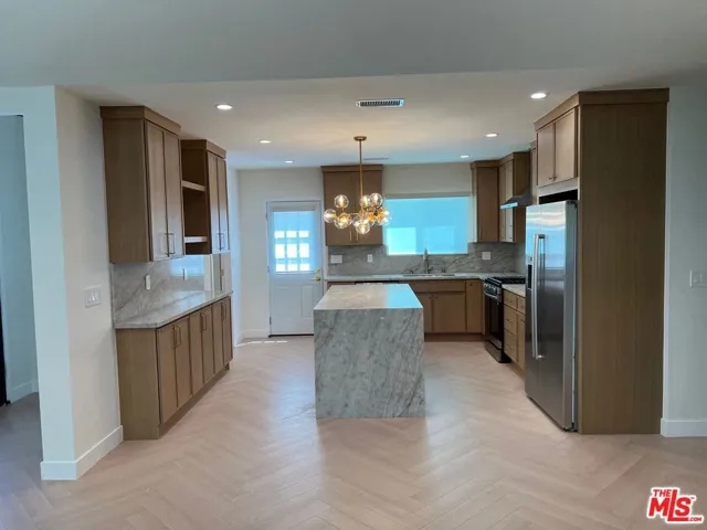 13338 Magnolia Boulevard, Sherman Oaks, California 91423