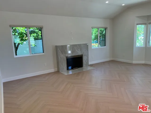 13338 Magnolia Boulevard, Sherman Oaks, California 91423