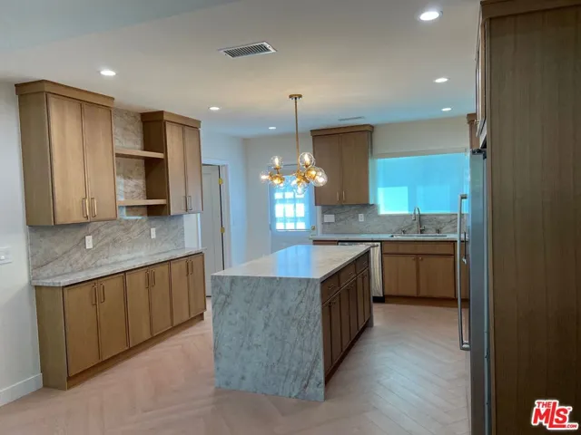 13338 Magnolia Boulevard, Sherman Oaks, California 91423