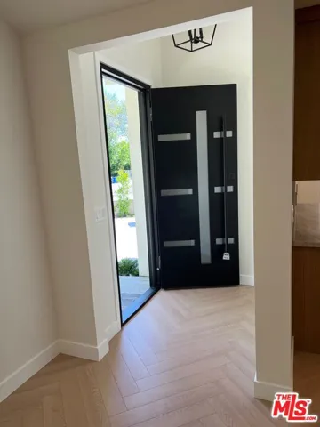 13338 Magnolia Boulevard, Sherman Oaks, California 91423