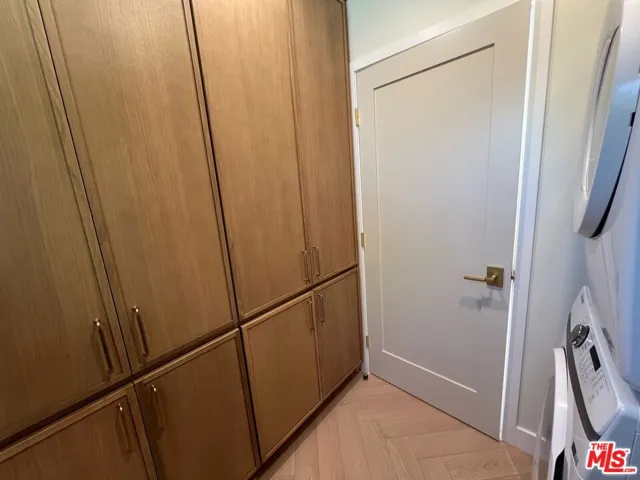 13338 Magnolia Boulevard, Sherman Oaks, California 91423
