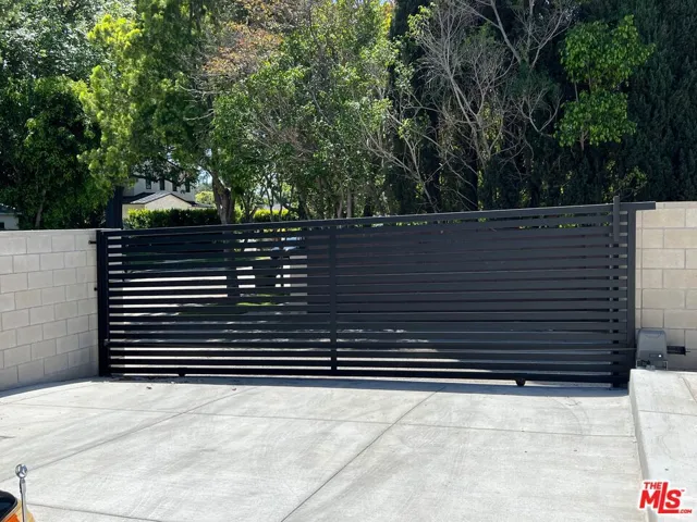 13338 Magnolia Boulevard, Sherman Oaks, California 91423