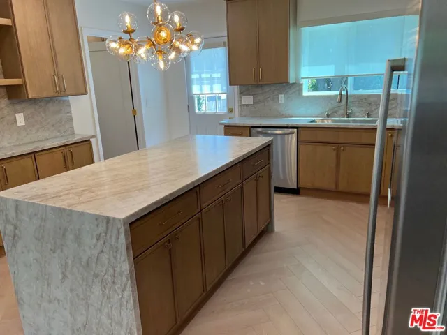 13338 Magnolia Boulevard, Sherman Oaks, California 91423