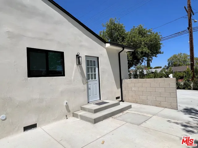13338 Magnolia Boulevard, Sherman Oaks, California 91423