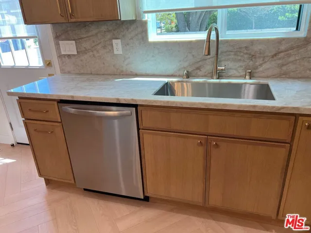 13338 Magnolia Boulevard, Sherman Oaks, California 91423