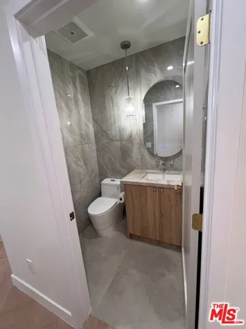 13338 Magnolia Boulevard, Sherman Oaks, California 91423