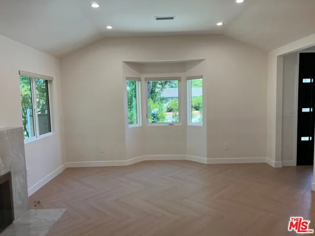 13338 Magnolia Boulevard, Sherman Oaks, California 91423