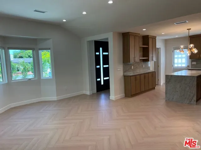 13338 Magnolia Boulevard, Sherman Oaks, California 91423