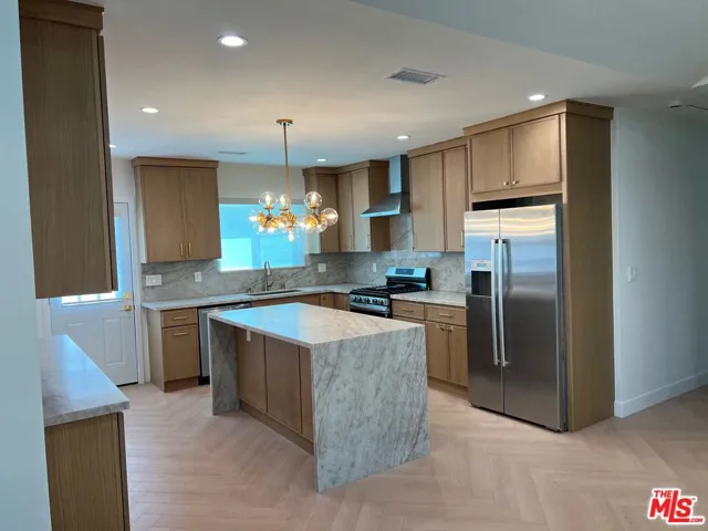 13338 Magnolia Boulevard, Sherman Oaks, California 91423
