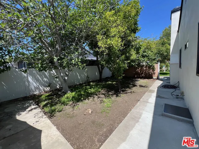 13338 Magnolia Boulevard, Sherman Oaks, California 91423