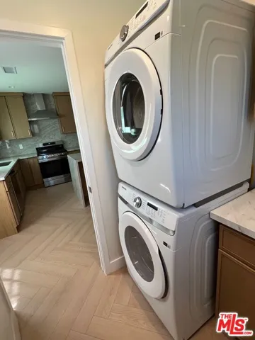 13338 Magnolia Boulevard, Sherman Oaks, California 91423