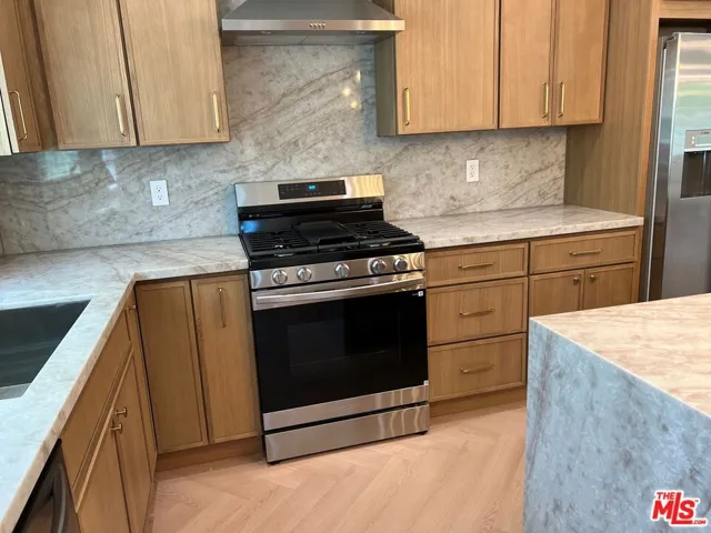 13338 Magnolia Boulevard, Sherman Oaks, California 91423