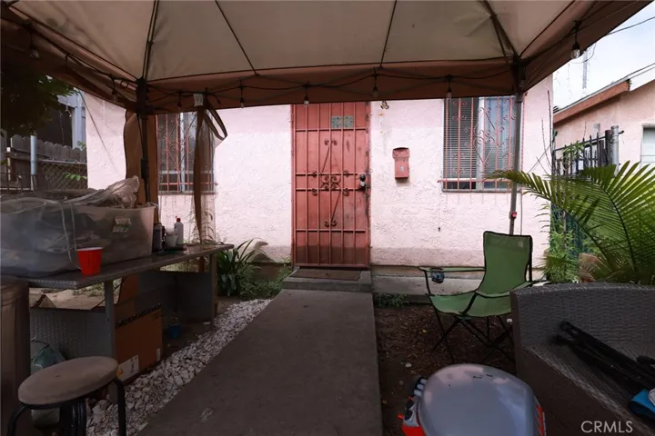 FRONT OF HOUSE