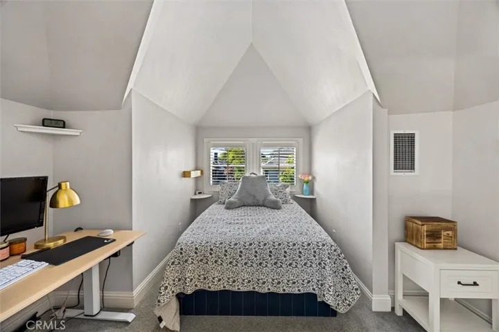 Upstairs bedroom.