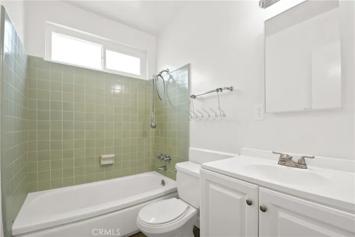 Unit 5 full bath