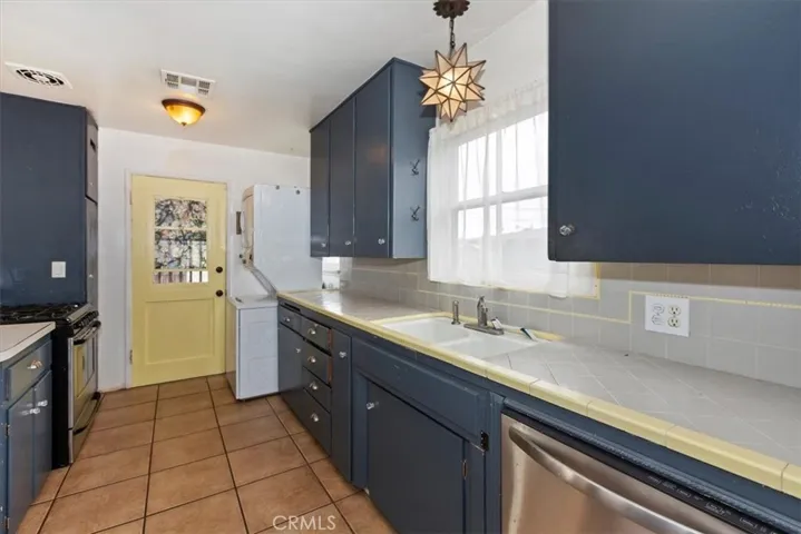 1216 N Council, Ontario, California 91764