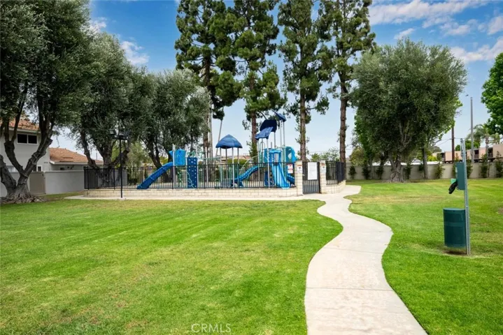 9952 Continental, Huntington Beach, California 92646