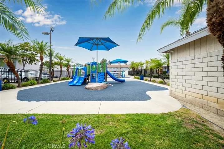 9952 Continental, Huntington Beach, California 92646