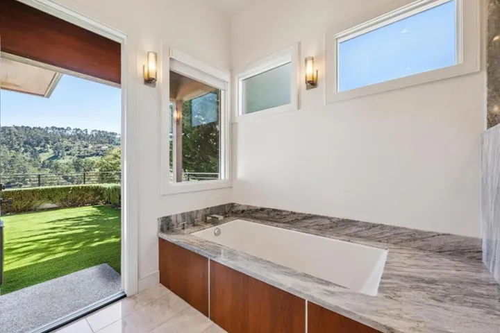 7536 Canada Vista Way, Monterey, California 93940