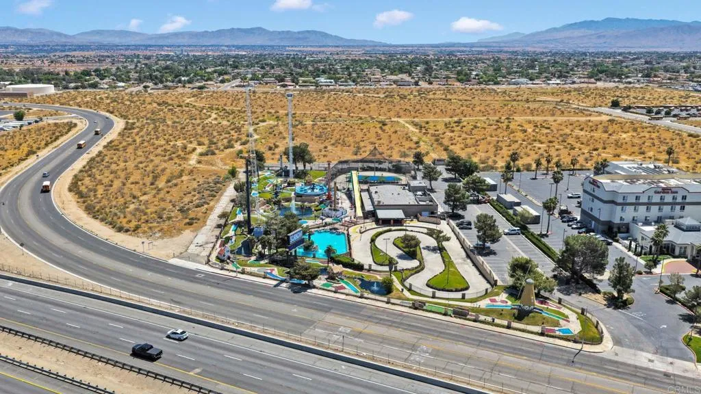 12627 Mariposa Rd, Victorville, California 92395 — photo 5