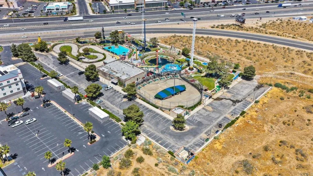 12627 Mariposa Rd, Victorville, California 92395 — photo 4